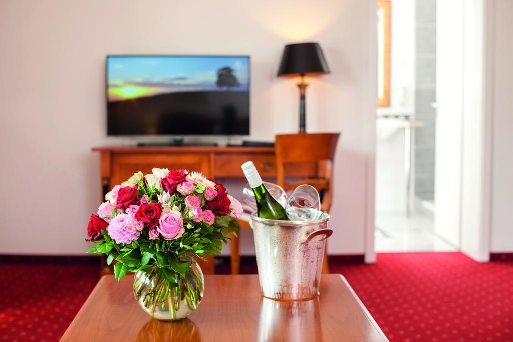 Hotel Prinzenpalais Бад-Доберан Экстерьер фото